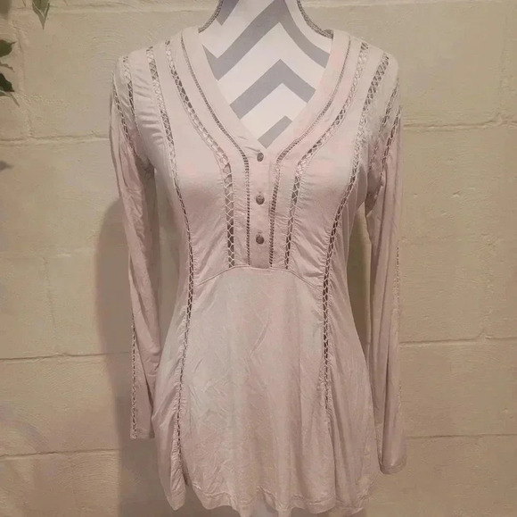 BKE Tops - BKE Red Crochet Pheasant Boho Top Size S Vneck Henley BEIGE. EUC